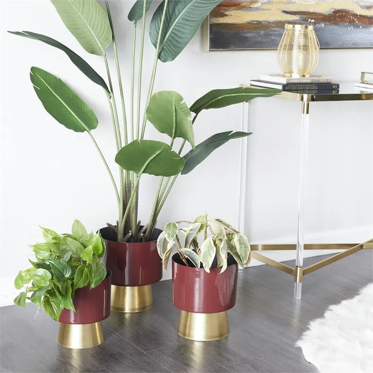 COSMOPOLITAN RED METAL PLANTER WITH GOLD BASE