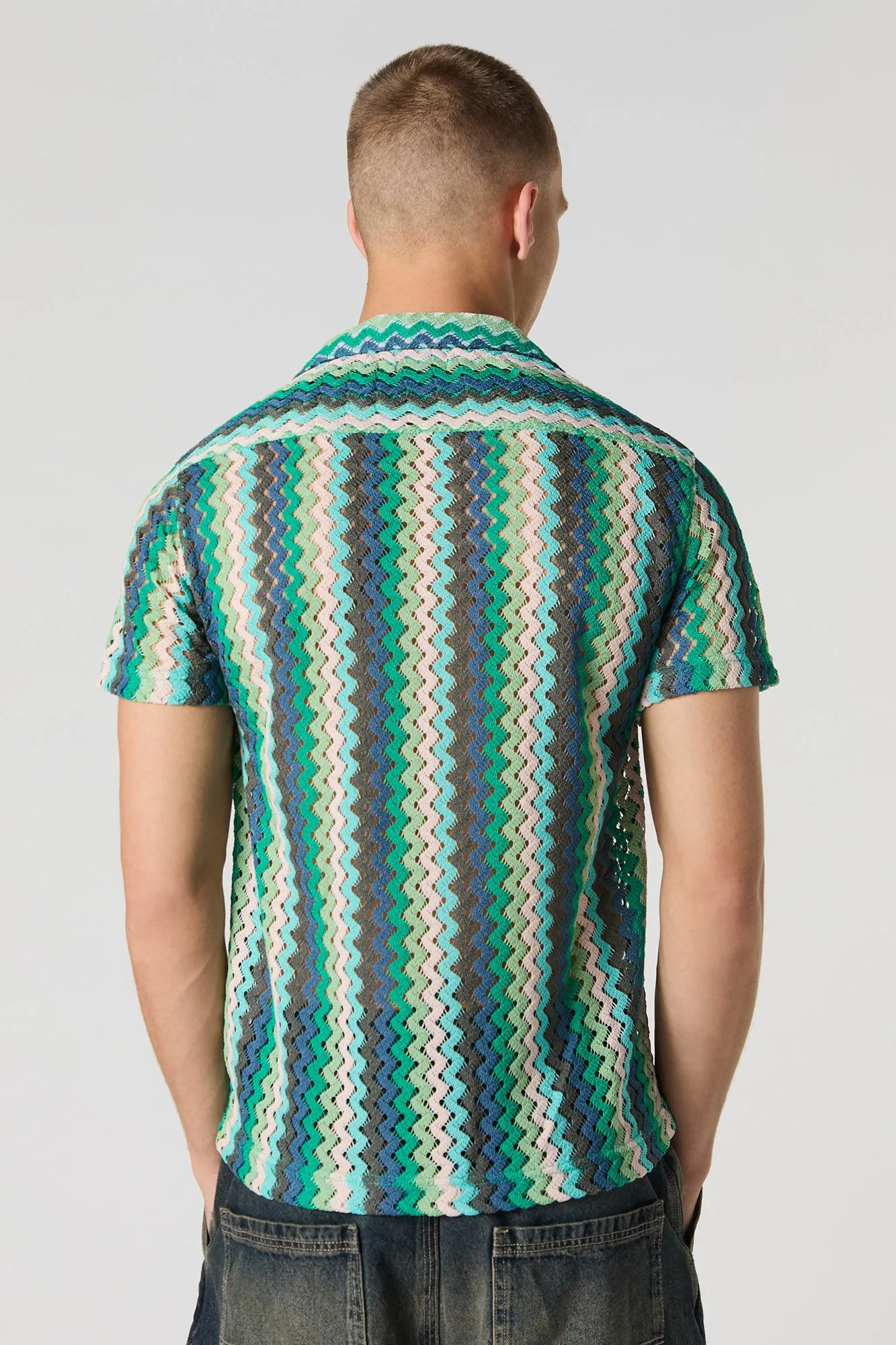 Haut boutonné crocheté à chevrons