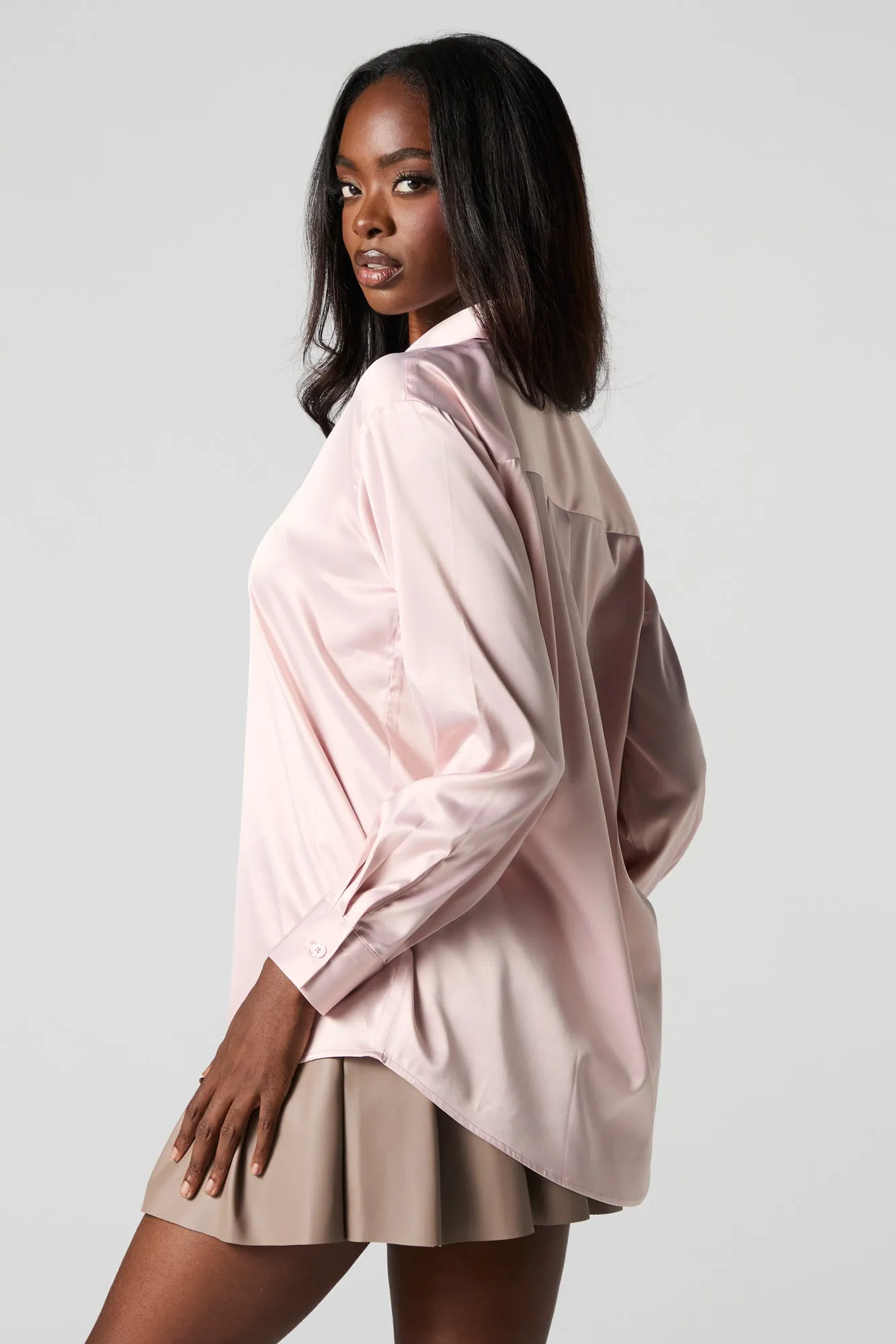Haut boutonné en satin