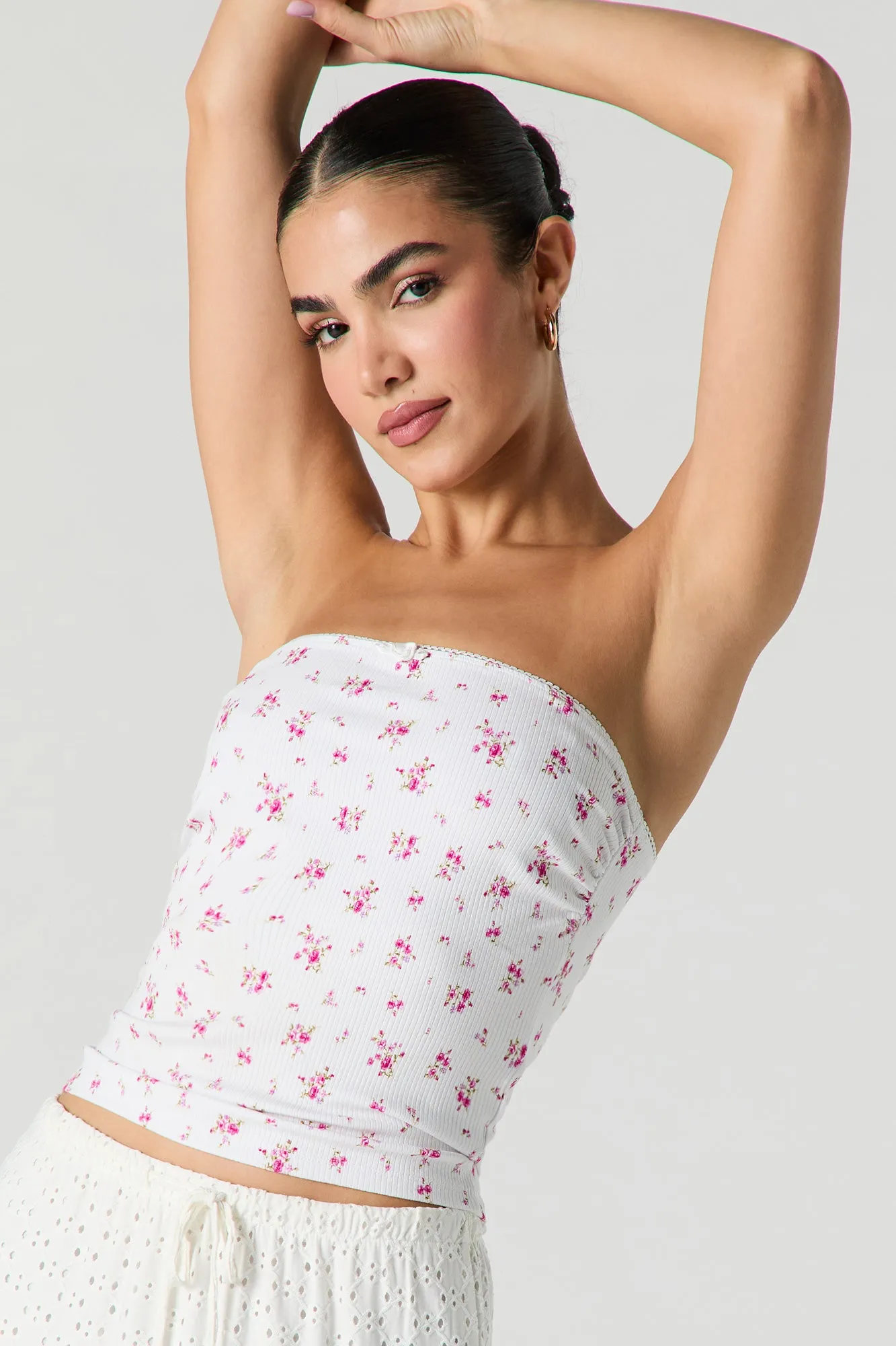 Haut tubulaire côtelé avec rosettes