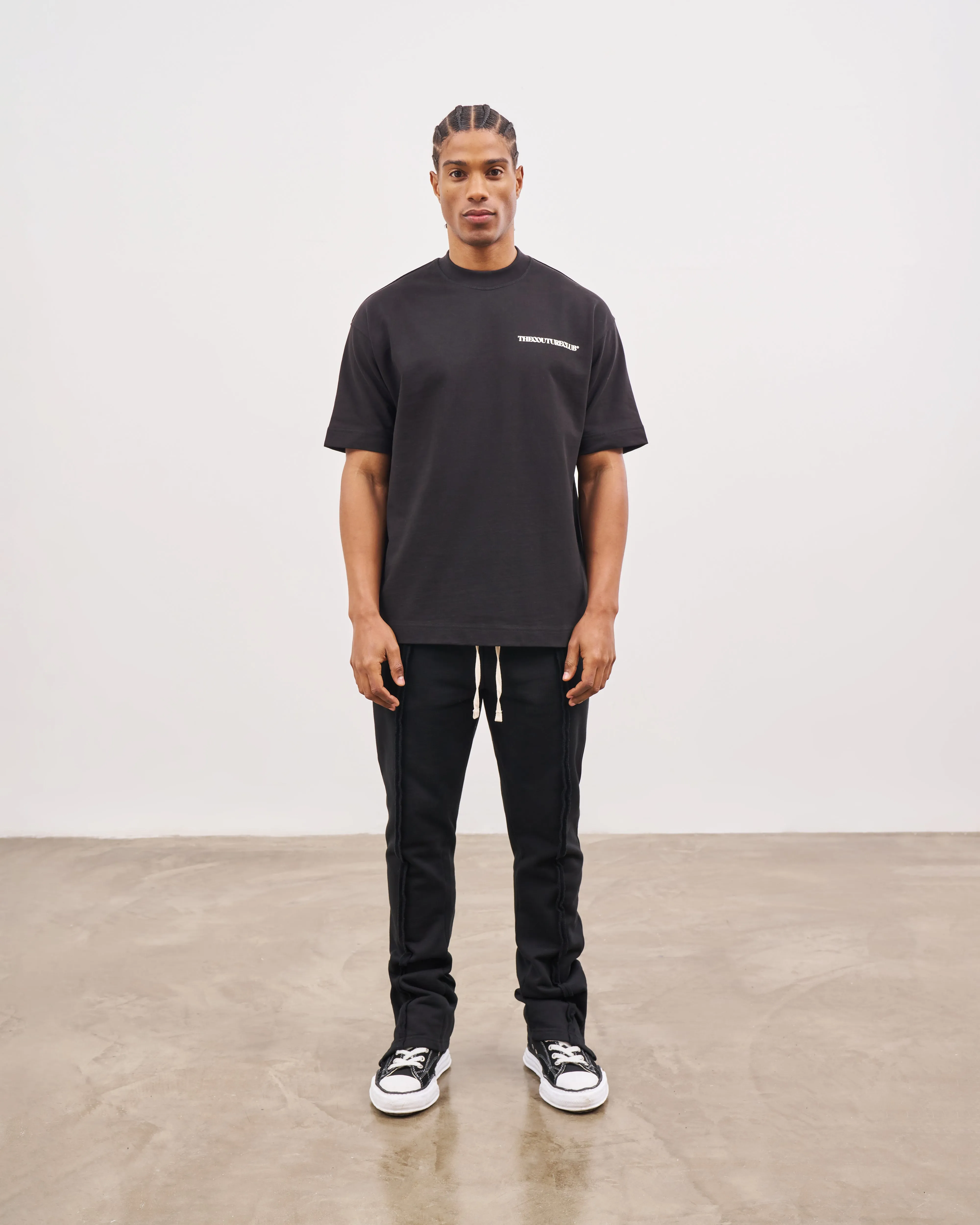 HEAVYWEIGHT COPYRIGHT T-SHIRT - BLACK