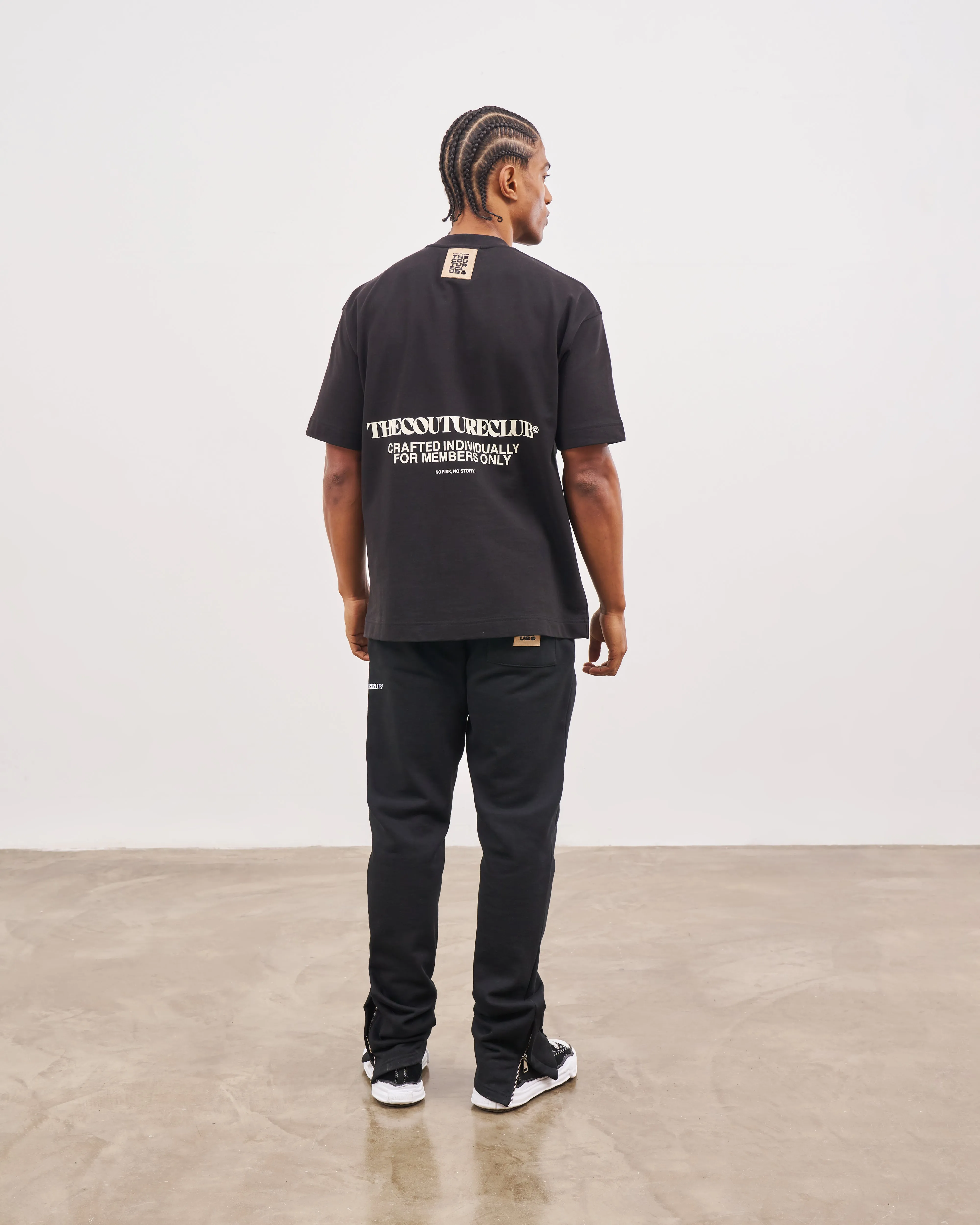 HEAVYWEIGHT COPYRIGHT T-SHIRT - BLACK
