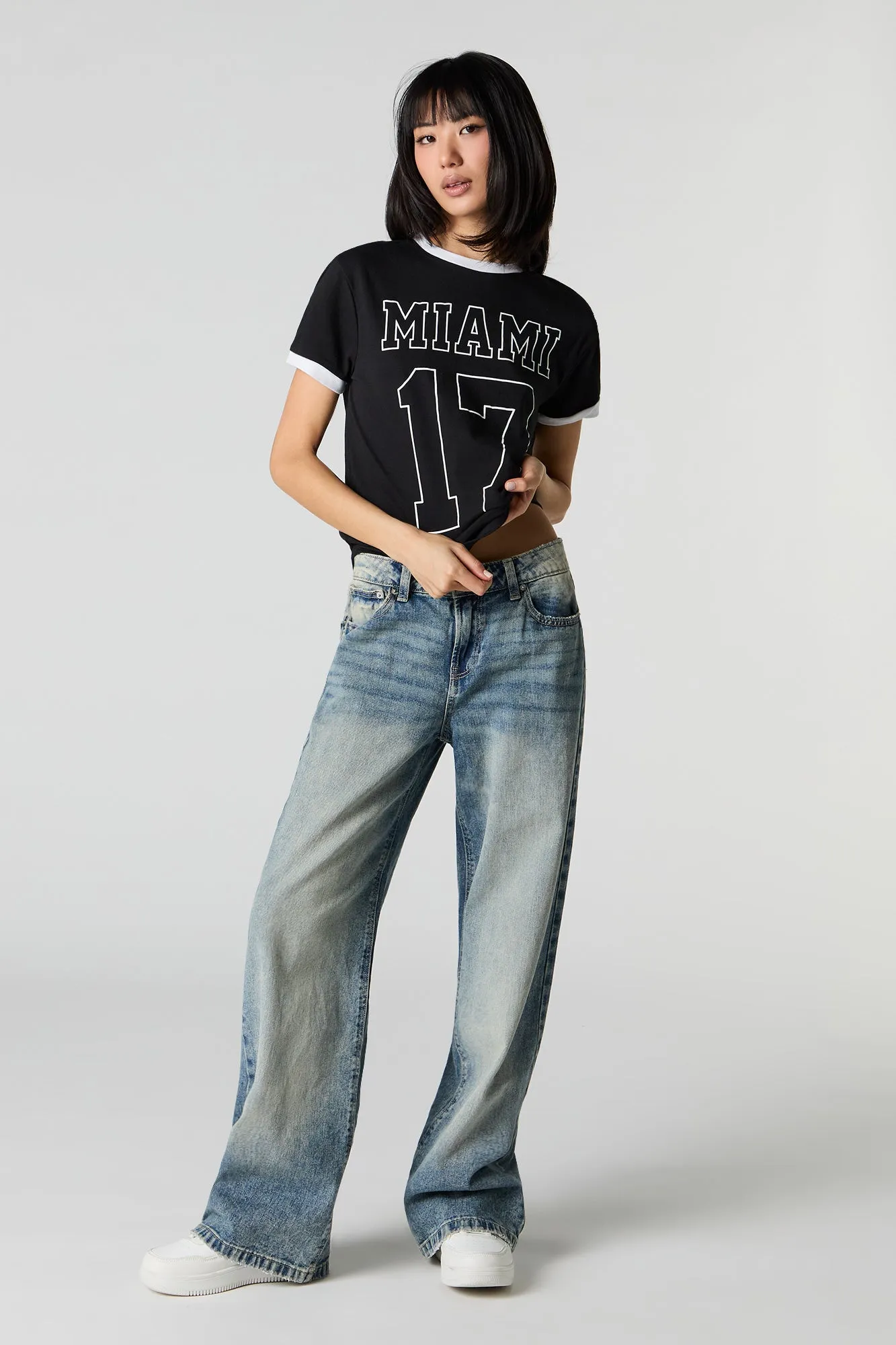 T-shirt imprimé ajusté à liséré contrastant