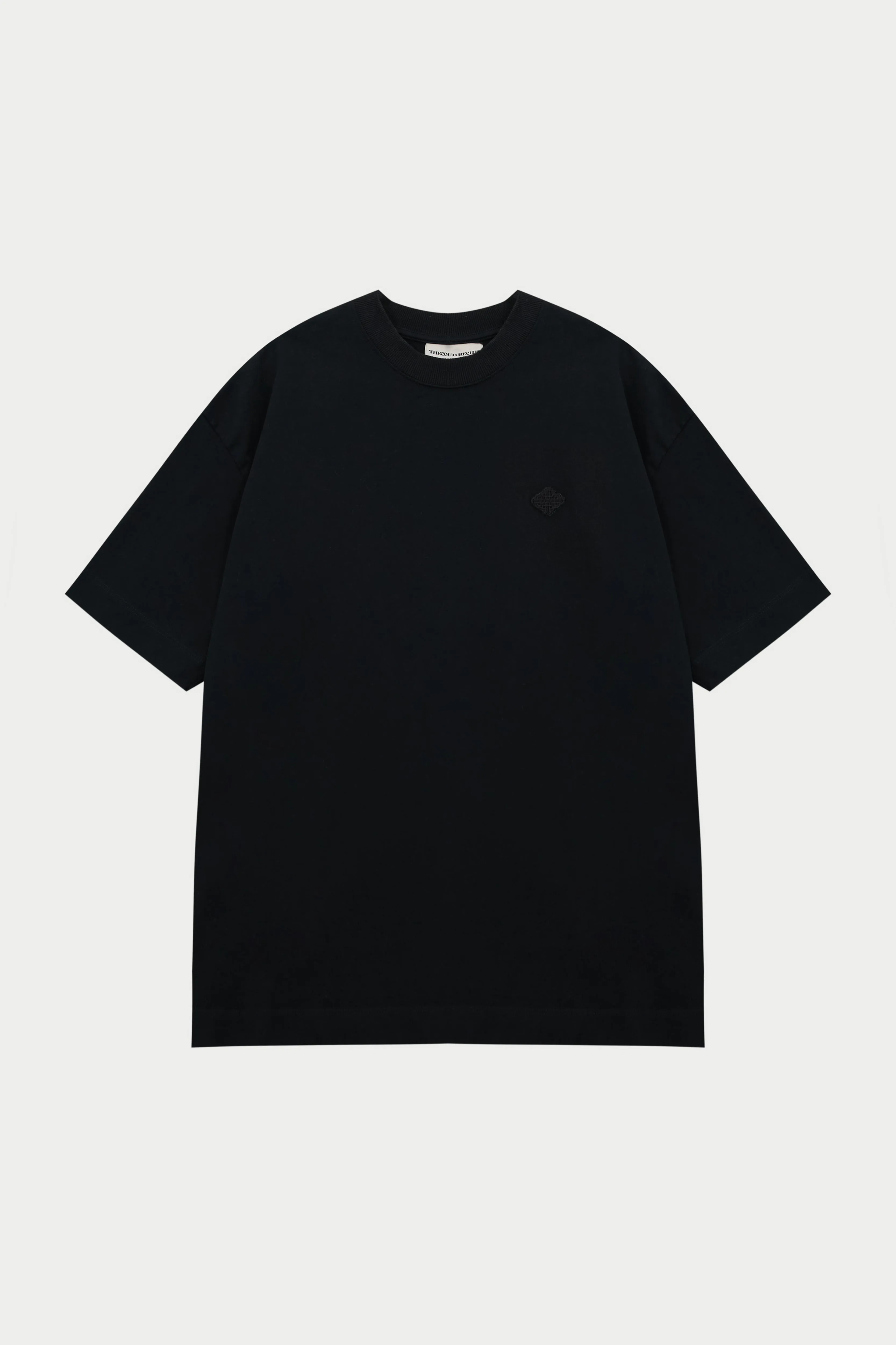 TONAL EMBLEM RELAXED T-SHIRT - BLACK